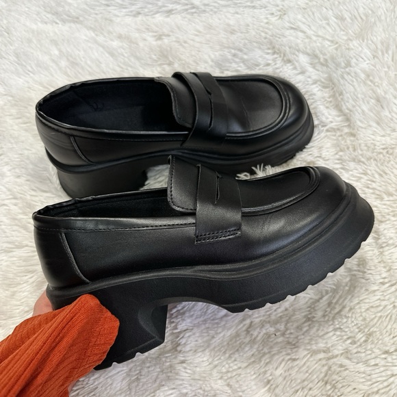 Shoes - Vintage Black Penny Platform Loafers